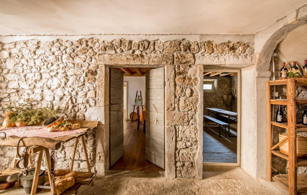 Agriturismo Borgo Titol Tramonti di Sopra ภายนอก รูปภาพ